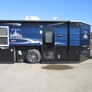 Ice Castle Hybrid RV 8' X 17' Fish House