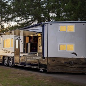 Ice Castle American Dream 8' X 31v' Fish House